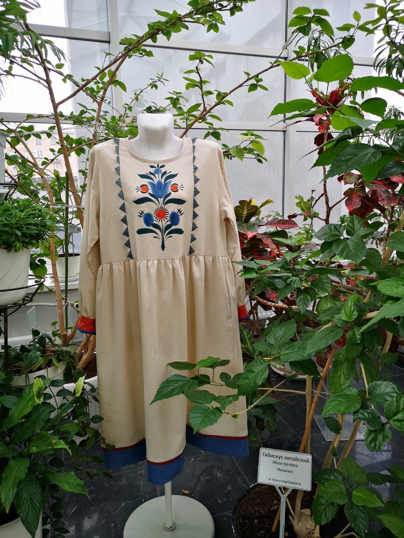 Платье из коллекции Кенозерская