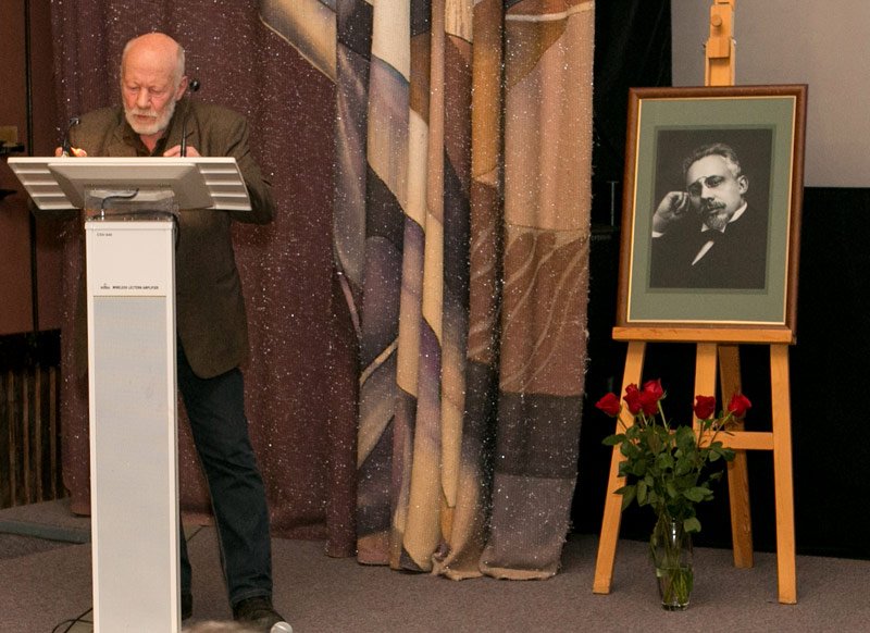 А.С. Северцов, д.б.н., профессор кафедры биологической эволюции МГУ, выступает с докладом «А.Н.Северцов и современность»