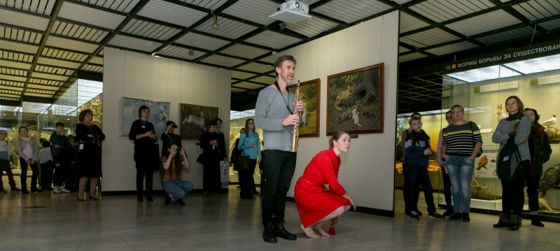 Перформанс Сусанны Воюшиной и Йенса Комена